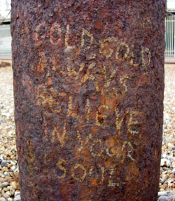 message-on-rusty-pole