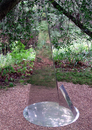 Reflecting triangle sculpture at Hannah Peschar