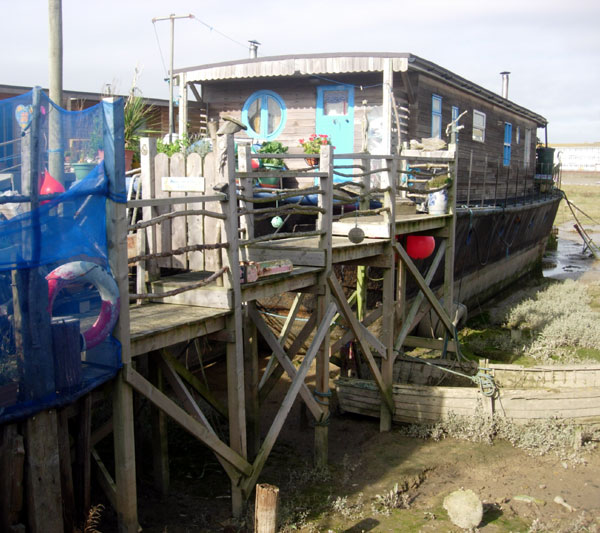 A Shoreham Houseboat